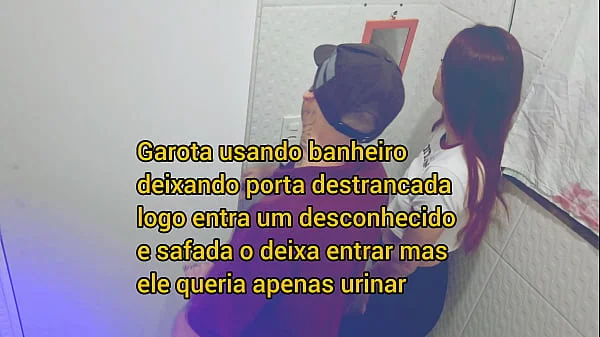 Fodida por um estranho no banheiro de um barzinho sem camisinha!