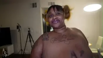 Neighborhood Plumber Fucks Married Women After She Calls For His Great Service