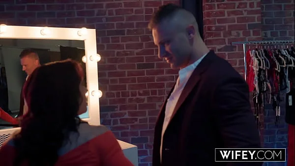 WIFEY Fit Hotwife Vanessa Arizona Gets Ultimate BBC Experience While Hubby Watches