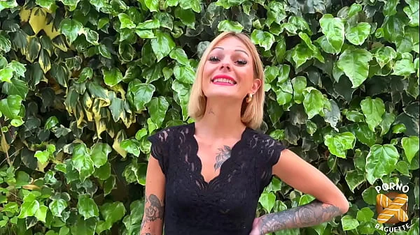 Naomi et Pam, deux belles coquines partagent une queue