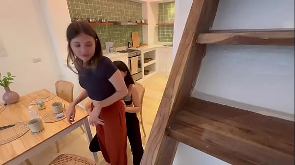 Cámara graba a mi esposa siendomé infiel con la perra de su mejor amiga!!