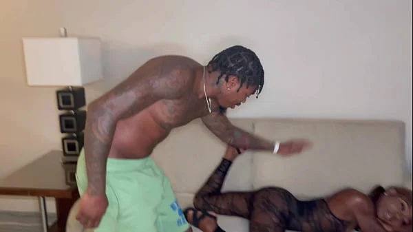 LOLA BLACK FUCKS GUCCI THIRD LEG SUPER WET PUSSY PART 1