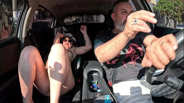 Milf entra na carona e leva ferro no rabo no meio da rua - Cigana Fortuna