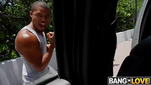 Curvy Zoey Gets On The Bus Zoey Uso, Rocket Powers