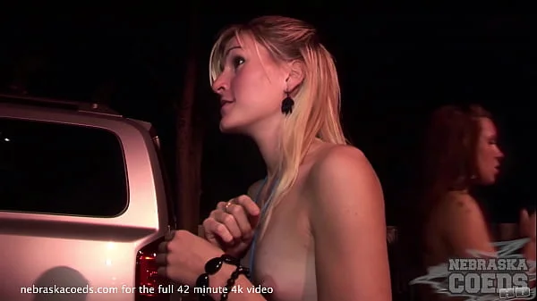 exhibitionist college girls on vacation naked in a parking lot tampa florida