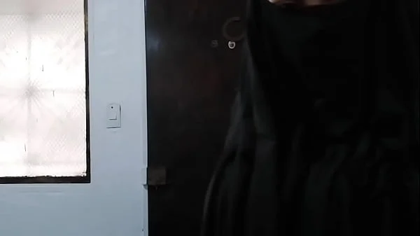 MILF Muslim Arab Step Mom Amateur Rides Anal Dildo And Squirts In Black Niqab Hijab On Webcam