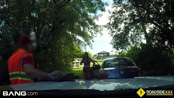 Roadside - cheating girlfriend sucks off mechanic outdoors