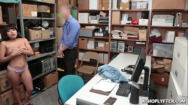 Shoplyfters tight teen pussy gets spreadeagle fuck!