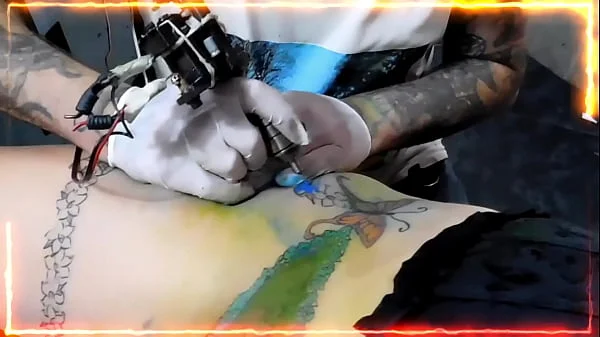 LE PINTAMOS EL CULO  Y LA CONCHA A LA PUTA , LA PREPARAMOS PARA  LAS PROXIMAS ORGIAS