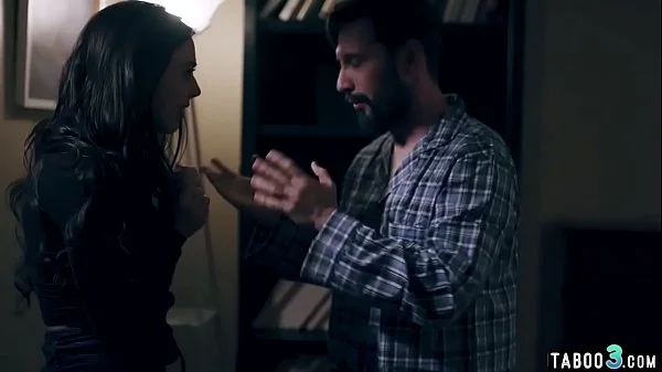 Babe has threesome sex with man and silicone love doll