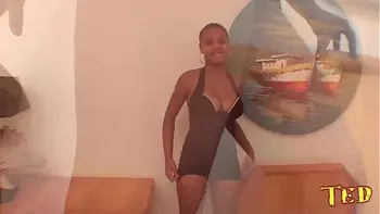 raphaela nunes novinha de 18 aninhos