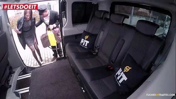 VIP SEX VAULT - Skinny Russian Babe Gets Drilled In Czech Taxi (Liz Heaven)