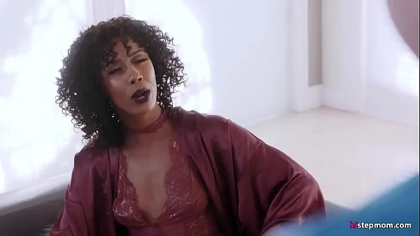 Kiss 's feet you bad ! - Misty Stone