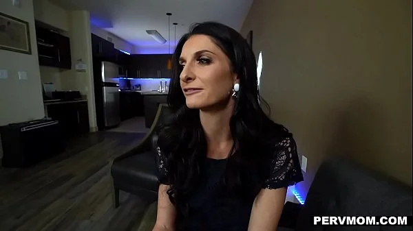PervMom - Big Titty MILF (Silvia Saige) Seduces Stepson