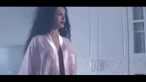 melek özçağan official