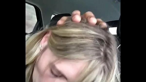 Wife sucking n. dick in car