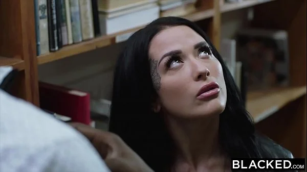 BLACKED This BBC queen finds black nerd with huge cock