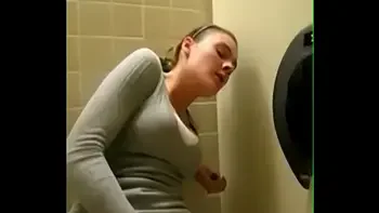 Quickly cum in the toilet