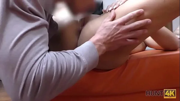 HUNT4K. Cuando BF recibe dinero en efectivo, no le importa hacer trampa