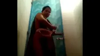 ভাবির গোসল