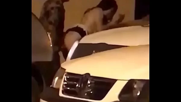 EU Comendo a novinha atrás do carro