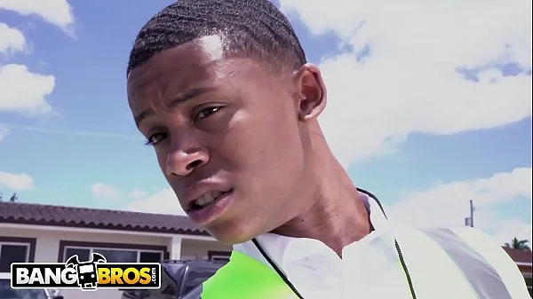 BANGBROS - Lil D The Crossing Guard Gets Rose Monroe's Big Ass On His Face