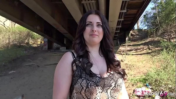 GERMAN SCOUT - Mollige Elisa bei Strassen Casting gefickt