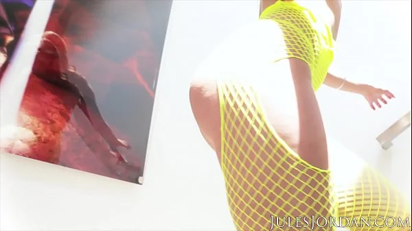 Jules Jordan - Daisy Stone Are You Sure Your BBC Will Be Able To Fit Into My Ass?