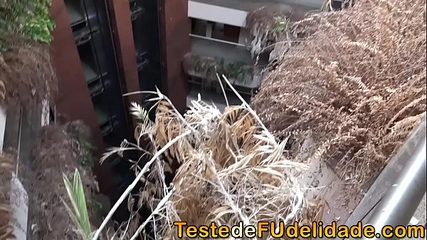 Empresário dotado transou com a mendigata gostosa em prédio abandonado ( Shayenne Samara )