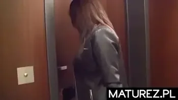 Polskie mamuśki - Młody wielbiciel chce zerżnąć piękną mamuśkę