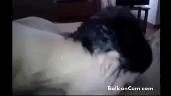 Savrsena supruga pusi kurcinu i seda na kurac - Balkancum.com