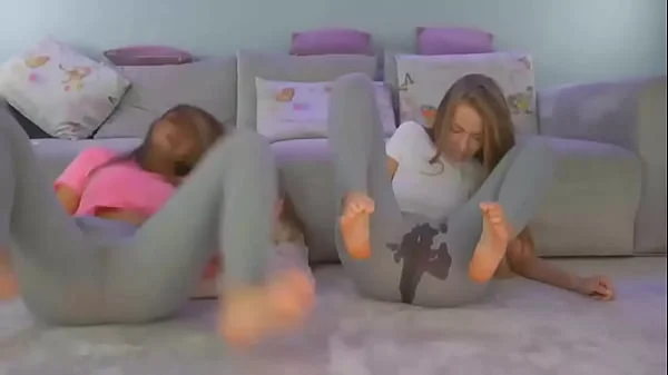 Lesbianas masturbándose