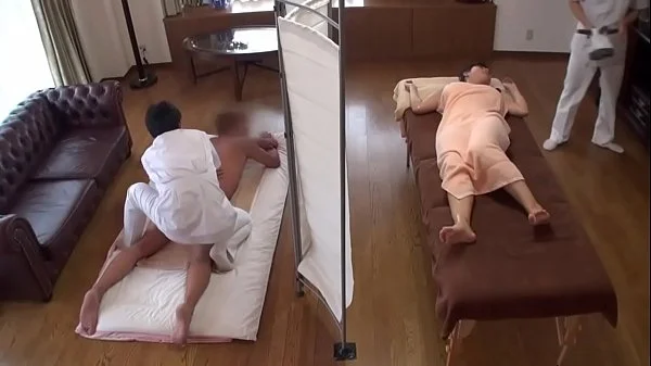 Asian wife cheating in massage place
