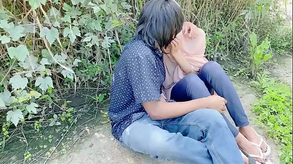 Hijab desi girl fucked in jungle with her boyfriend