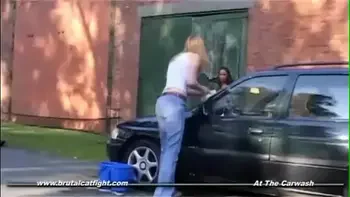 HINDOESTAANSE ALICIA IN EEN CATFIGHT