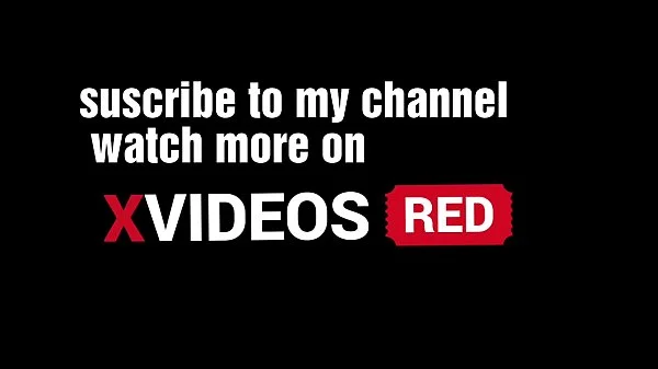 la meilleure amie de ma femme me retrouve aux toilettes pendant que je prends mon bain