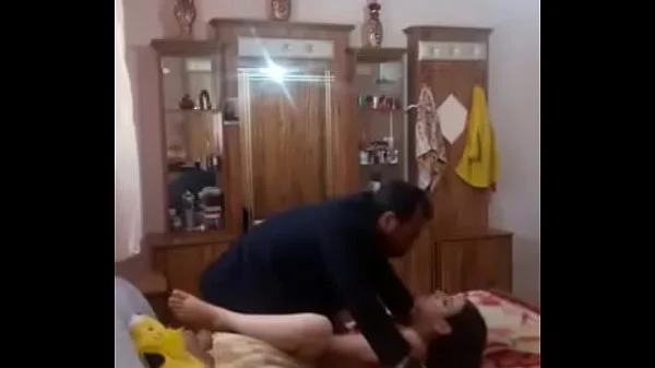 اب ينيك بنته في غرفته