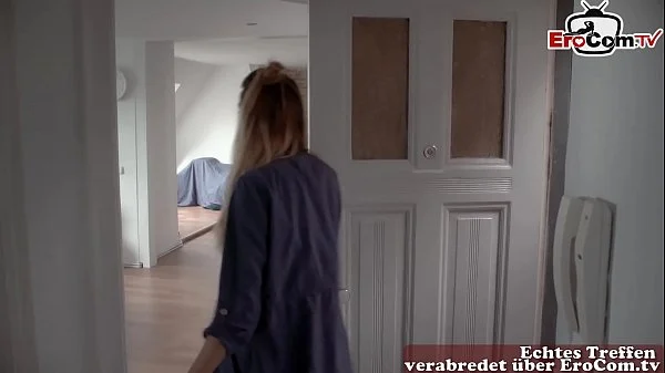 Berlin Straßen Casting - normales Mädchen und Mann machen One night Stand