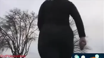 Mature milf walk with big ass leggings in park