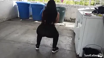 real latina / arab with huge ass trains with her plug in her anus