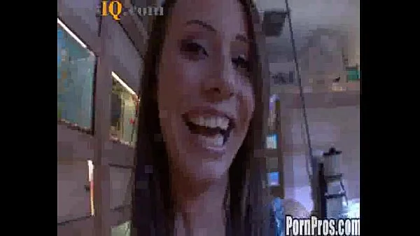 18 year old Hannah trades seahorse for a fat cock instead