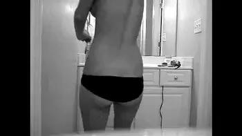 Streepteaese black and white