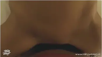 Miley Weasel In Hobby Puttana Miley! Scopami Oggi!