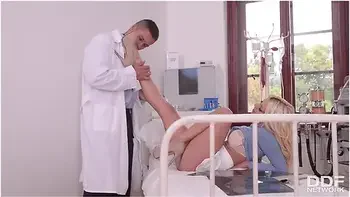 Xxx Toe Sucking And Footjob Fetish Video With Blonde Bombshell Sienna Day