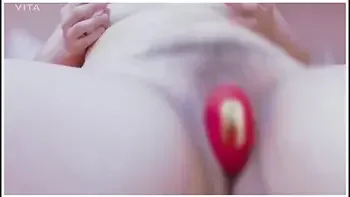 お隣さんに聞こえないように小声てオtニー　吸うやつか気持ち良すきてイってもやめない