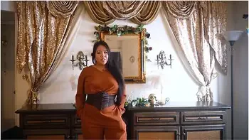 Mistress Mara Matches Underbust Corsets To Dressin Clothing [unboxing / Try On Haul] With Dominatrix Mara