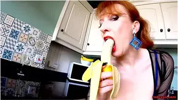 Busty Mature Red Xxx Fucks Her Big Black Dildo