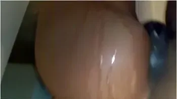 Jiggly Booty In Bishop Cums On Cocos Booty After Twerk