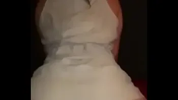 Comendo Minha Esposa Enquanto Assistimos Série