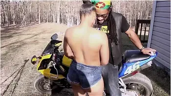 Hd- Layla Perez Got So Turned On By The Bike Ride, She Returned The Favor With Some Sloppy Head